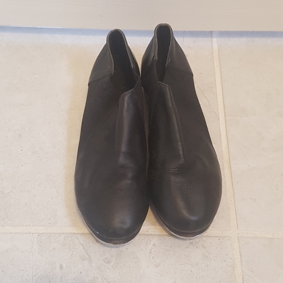 Leo's slip on tap shoes - Picture 2 of 4